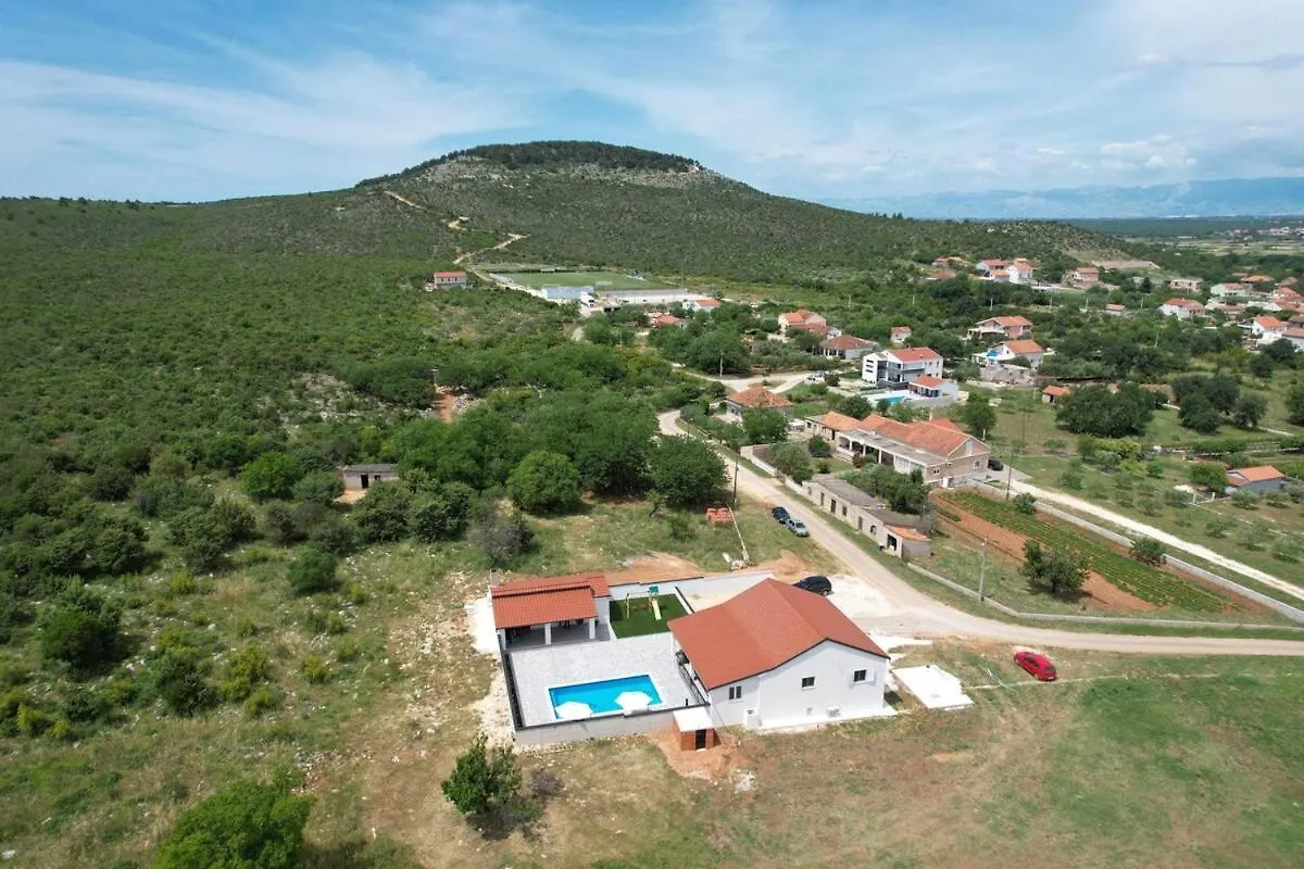 Villa Ante With Private Pool Donje Rastane