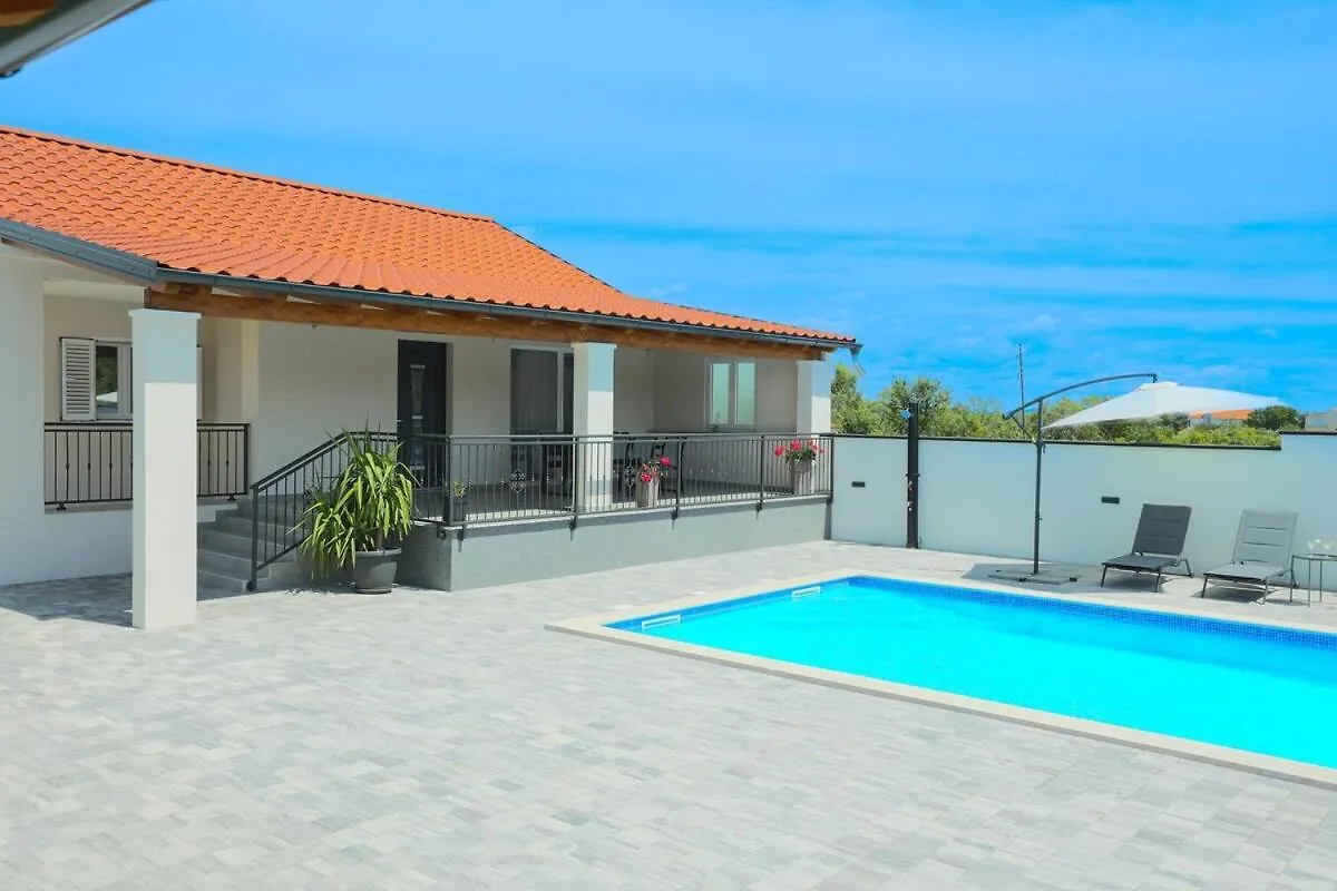 Villa Ante With Private Pool Donje Rastane